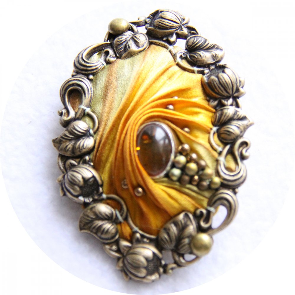 Barrette ovale en ruban de soie shibori ambre brodée et cadre bronze 5cm--9996131162643
