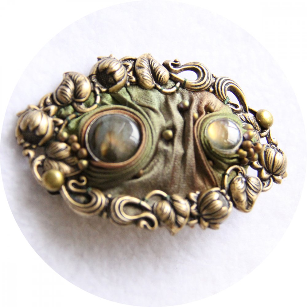 Barrette ovale en ruban de soie shibori ocre et kaki brodée et cadre bronze 5cm--9996131159667