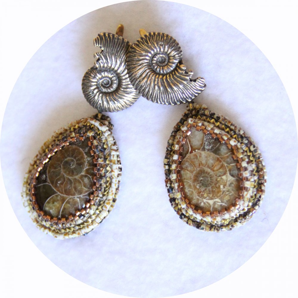 Boucles d'oreilles ammonite bronze en broderie de perles japonaises--2226351057724