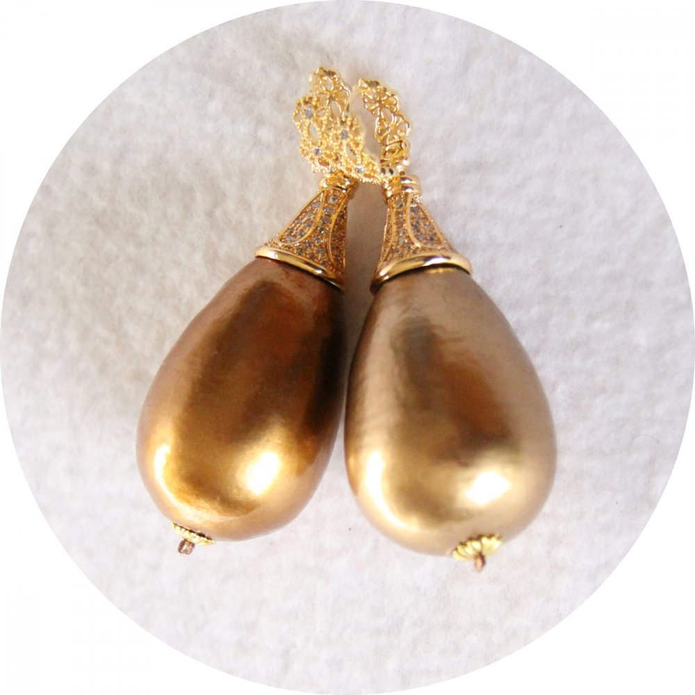 Boucles d'oreilles baroques grande goutte perle bronze et attaches dormeuses dorées strassées--9996143354081