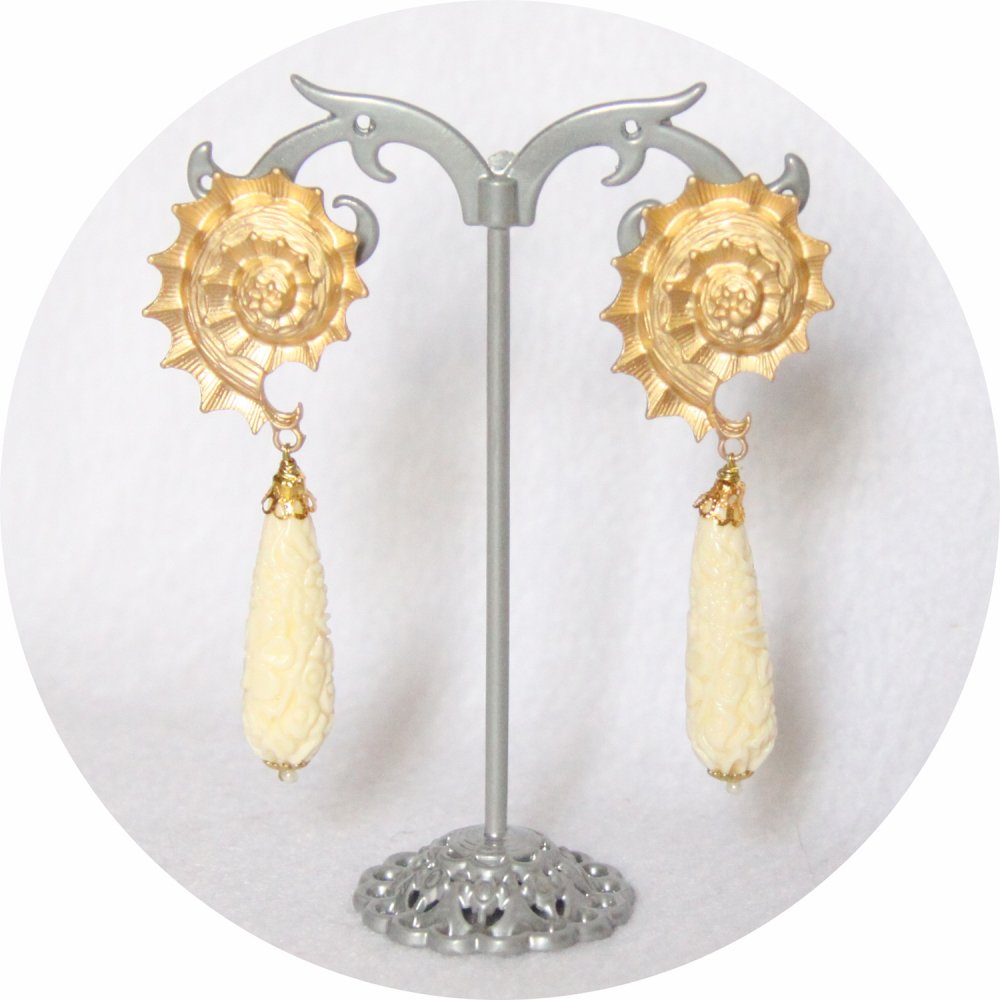 Boucles d'oreilles coquillage doré mat et goutte gravée ivoire--9995861163531