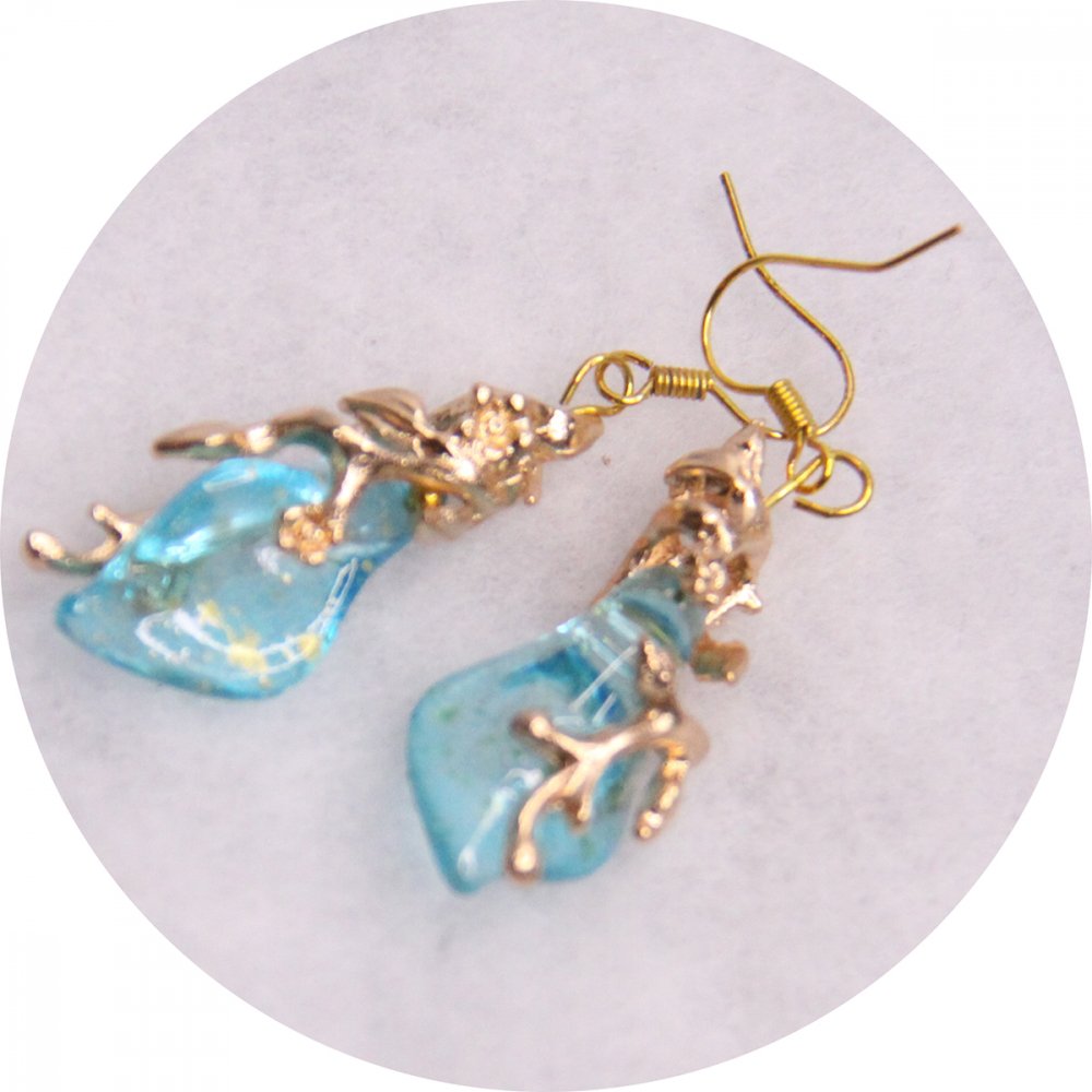 Boucles d'oreilles elfiques pétale bleue et feuillage doré--2226745473567