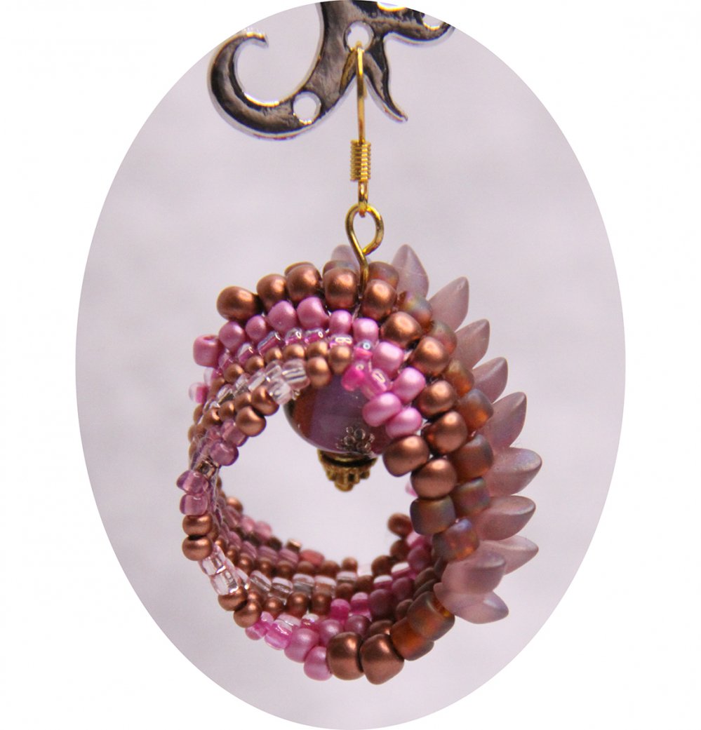 Boucles d'oreilles ethniques spirale de perles 'Pink Lady' rose et cuivre--2226749322069