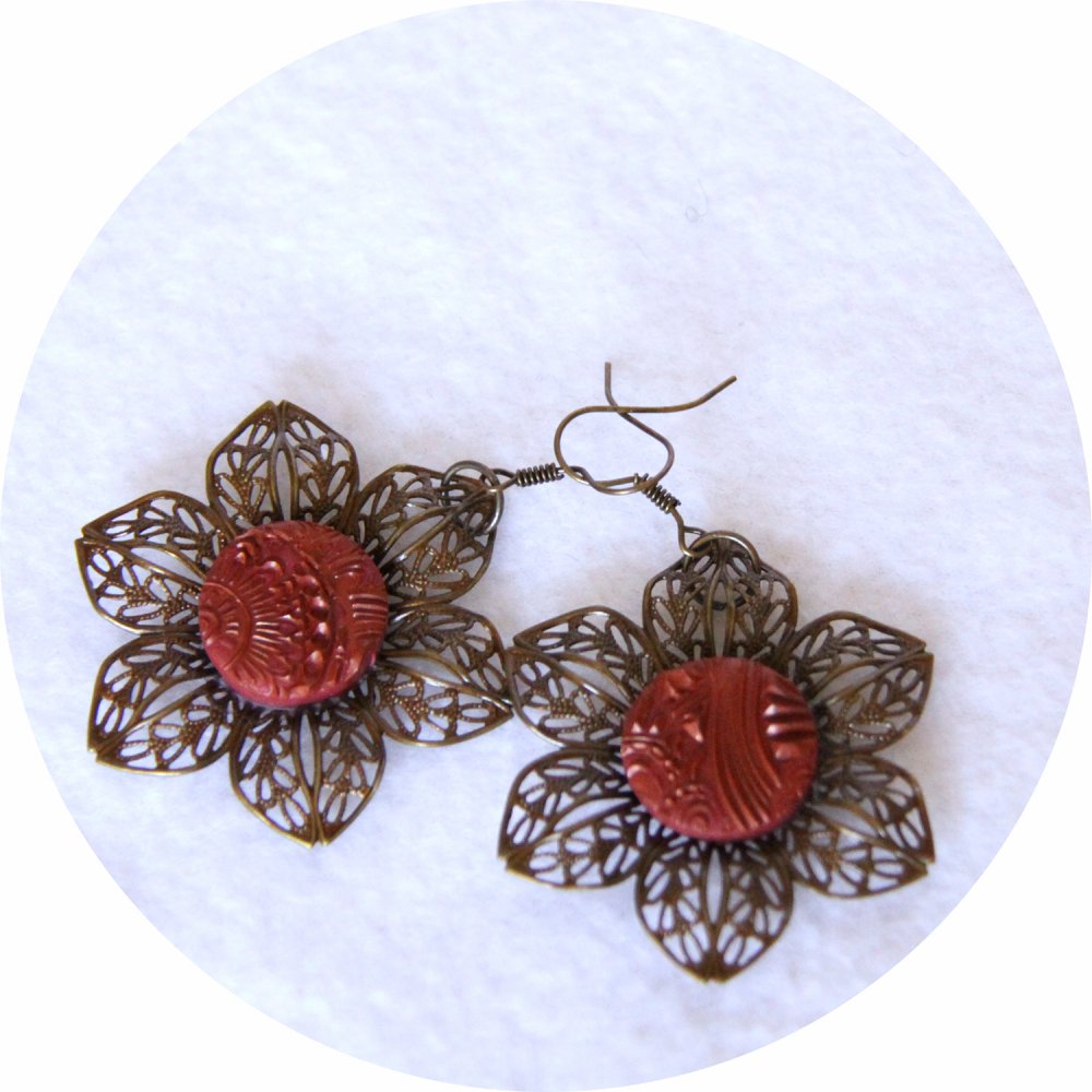 Boucles d'oreilles légères fleur rouge corail et bronze--9995861641060