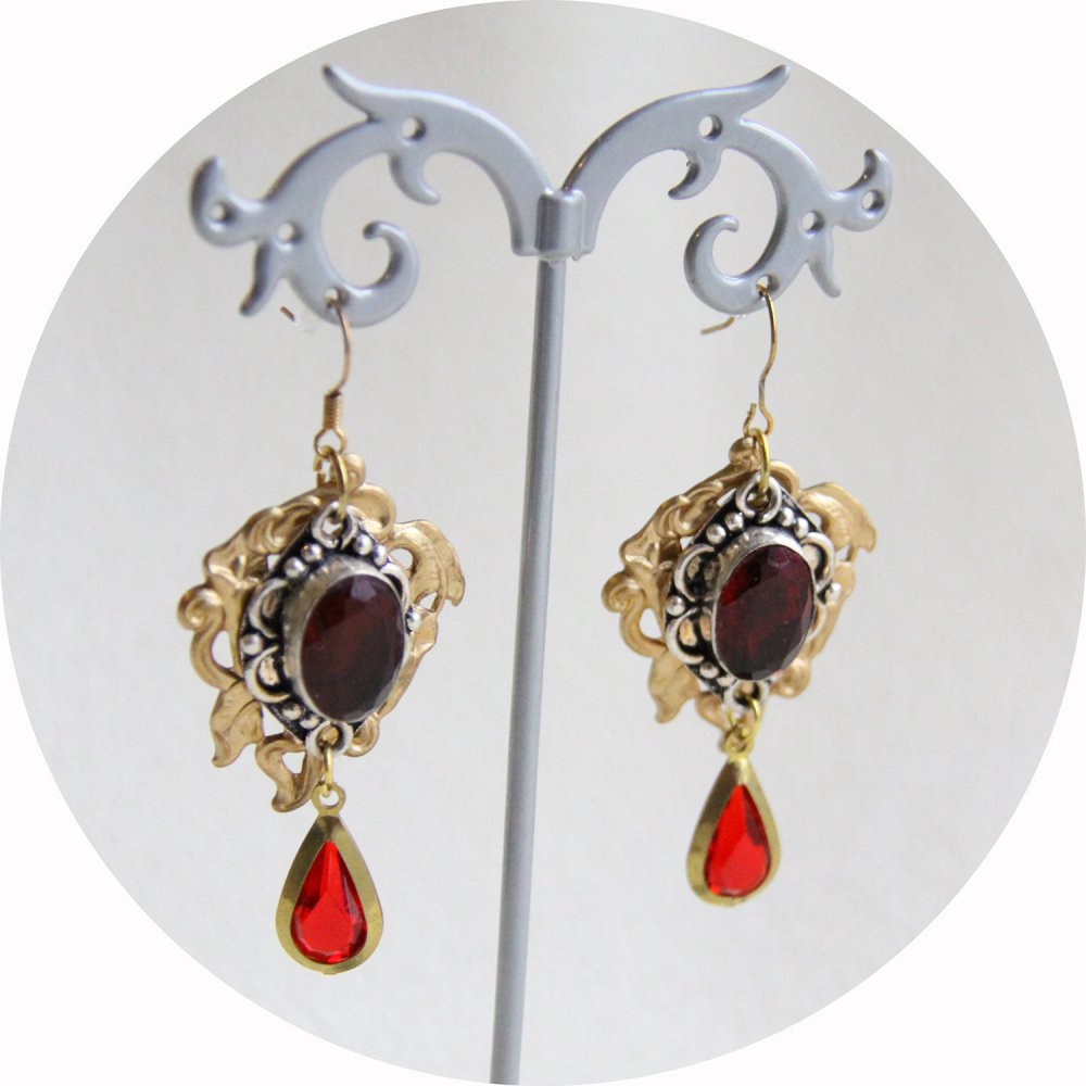 Boucles d'oreilles pendantes Art Nouveau rouge rubis et estampe en laiton doré lys--9995849939448