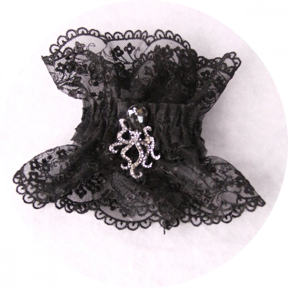 Bracelet manchette steampunk victorien en dentelle noire et broche pieuvre--2226749112103