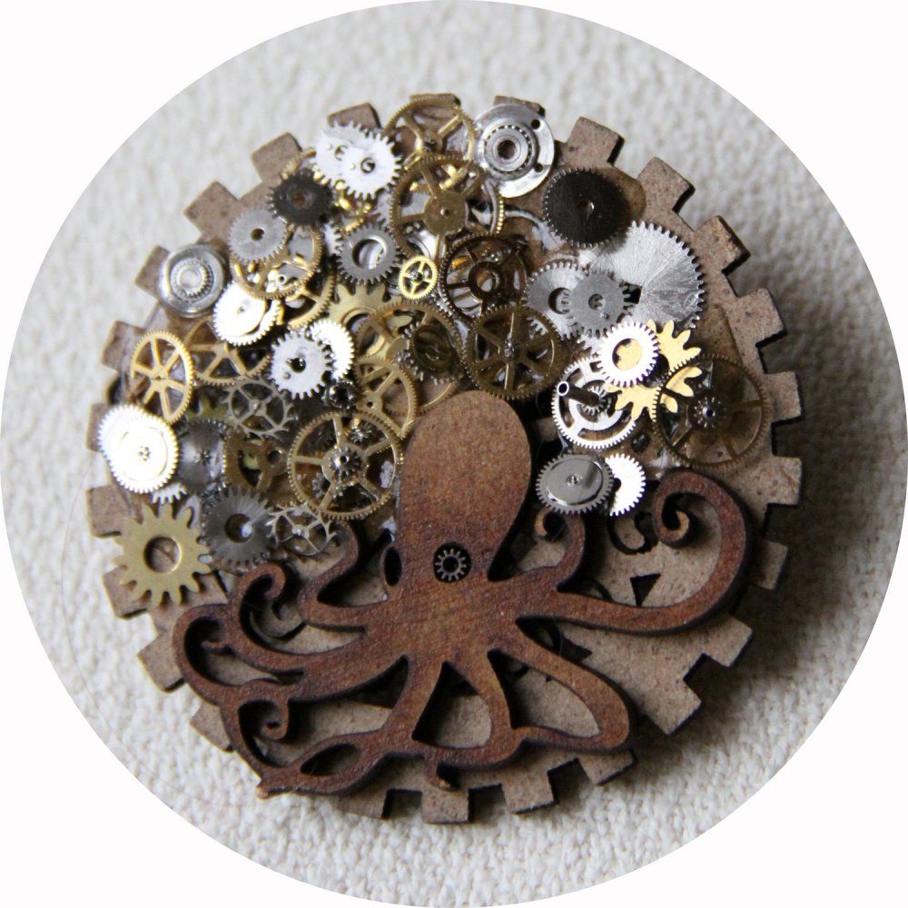 Broche Steampunk pieuvre en bois et rouages métal argenté--9995801611382