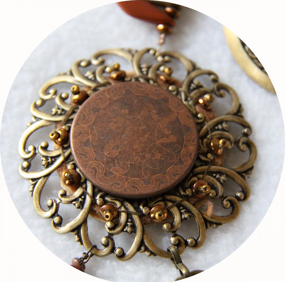 Collier esprit médiéval fantasy médaillons cuivre et bronze sur rang de perles dagues--9995541996060