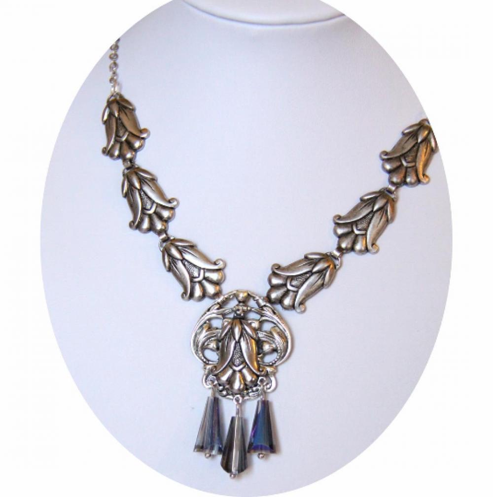 Collier Art Nouveau chaine de fleurs de tulipe argent et médaillon central à gouttes bleues--9995580366398