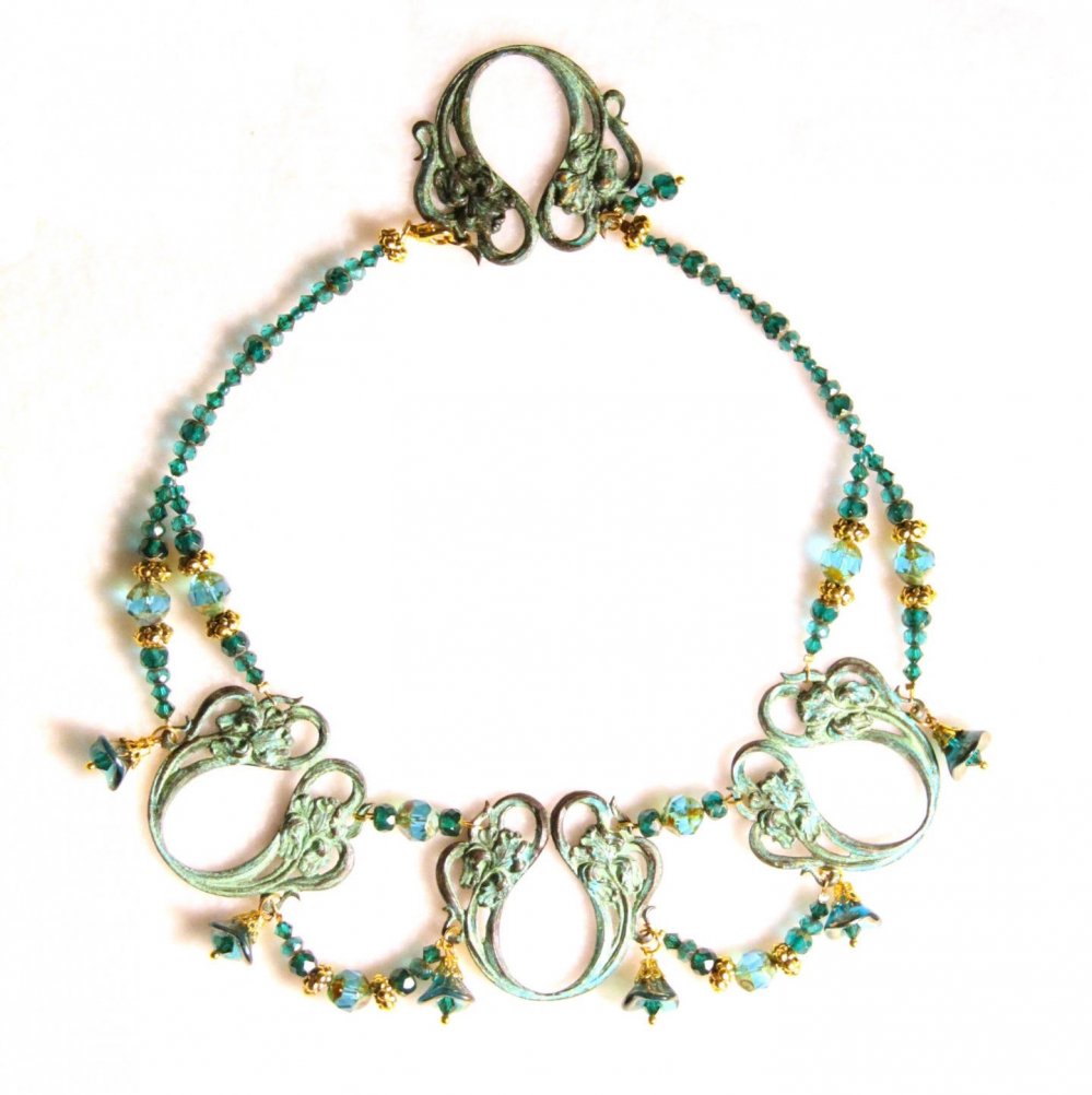Collier Art Nouveau Iris en perles de bohème vertes et or et estampes iris à volutes patinées en vert de gris--9995588115950