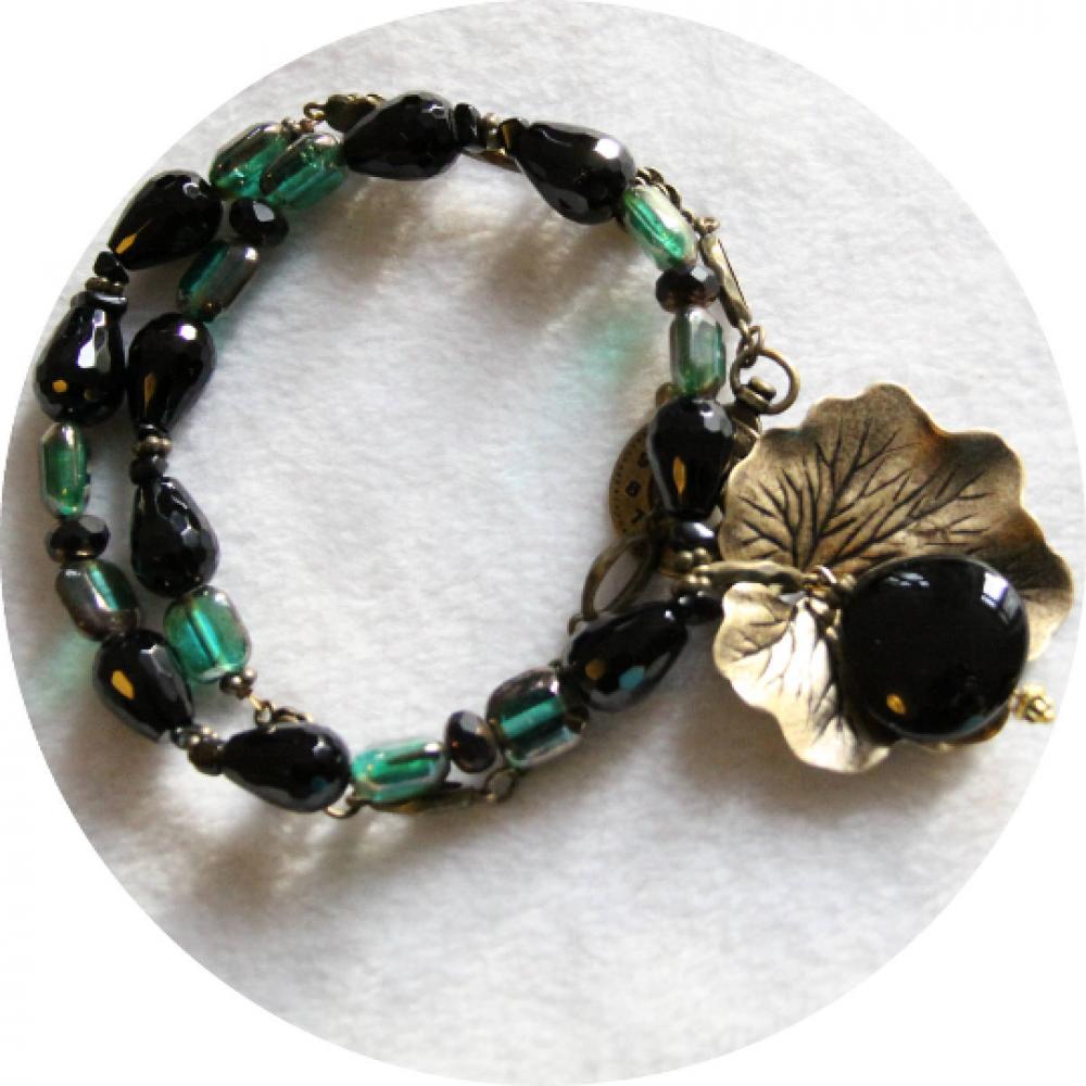 Collier Art Nouveau vert bronze et noir avec un nenuphar bronze et une goutte d'agate noire sur un rang de perles vertes et noires--9995580394513