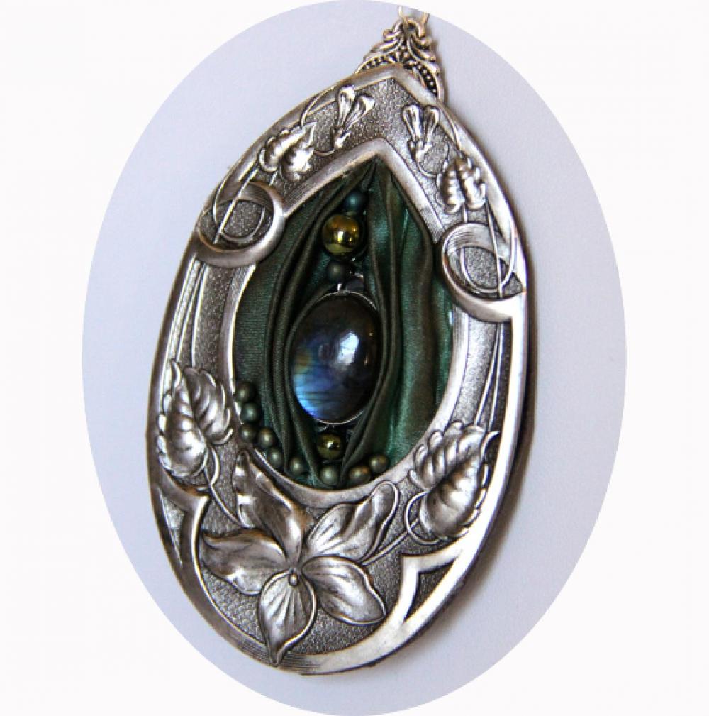 Collier sautoir médaillon Art Nouveau en soie shibori bleu vert pierre labradorite et cadre argent ovale goutte--9995588142987