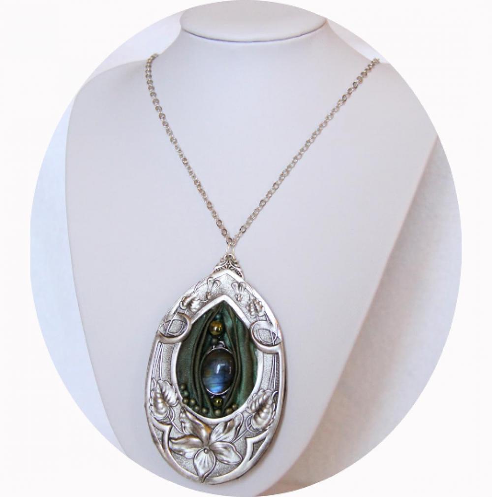 Collier sautoir médaillon Art Nouveau en soie shibori bleu vert pierre labradorite et cadre argent ovale goutte--9995588142987