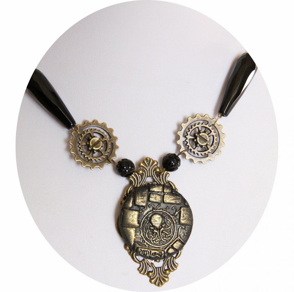 Collier Steampunk collection Cthulhu noir et or médaillon bronze--9995846124519