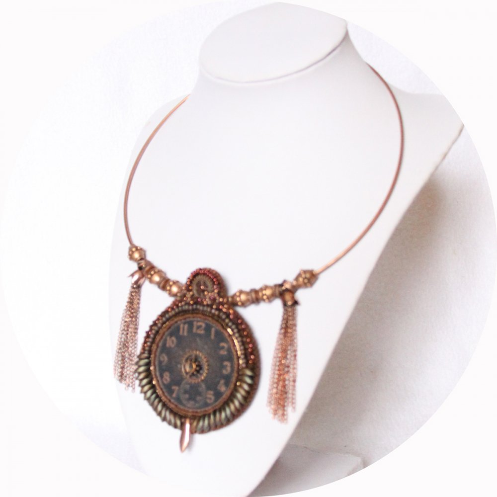 Collier steampunk tour de cou cadran de montre cuivre et en broderie de perles--2226311268061