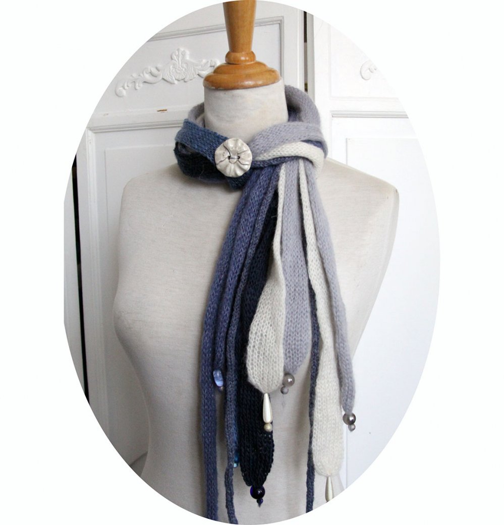 Echarpe en laine multirang en laine bleu ciel et bouton en céramique--2226437037664