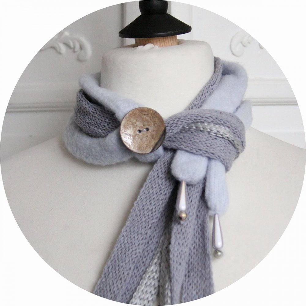 Echarpe en laine multirang en laine bleu ciel et bouton en coco émaillée--2226329150037