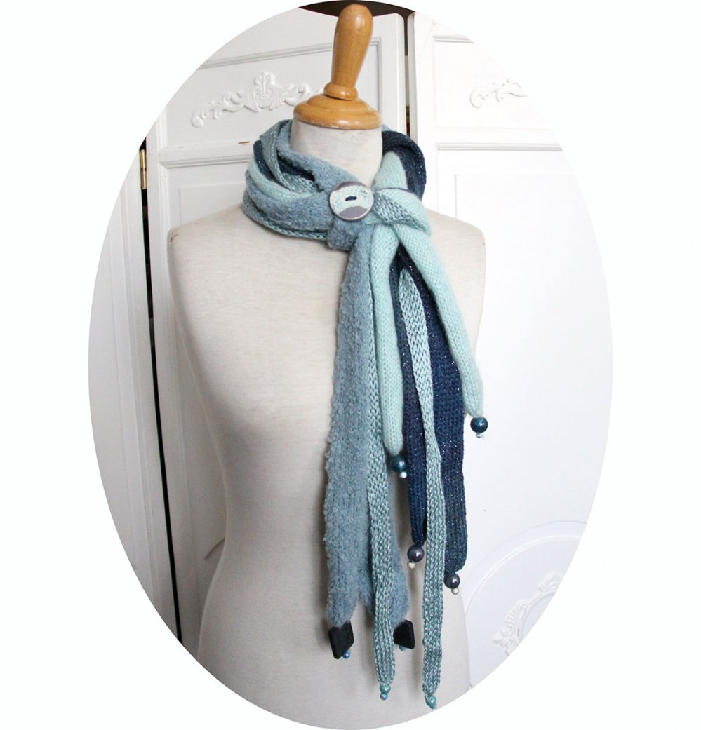 Echarpe en laine multirang en laine bleue et bouton en céramique bleue--2226328973309