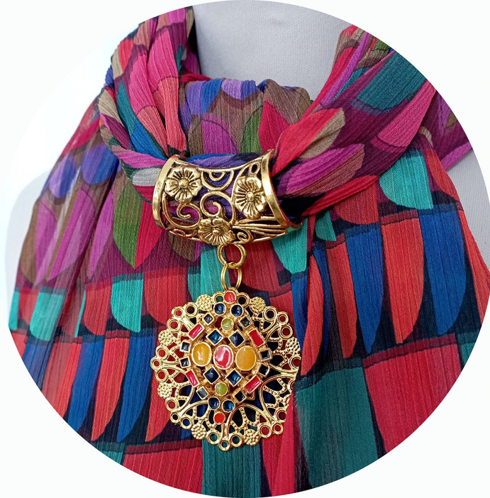 Etole foulard en mousseline colorée vert rose et orange et bijou doré--2226862529901