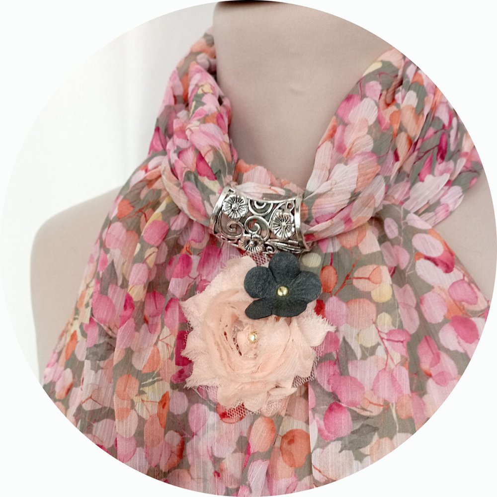 Etole foulard en mousseline gris et rose et bijou de foulard--2226862539993