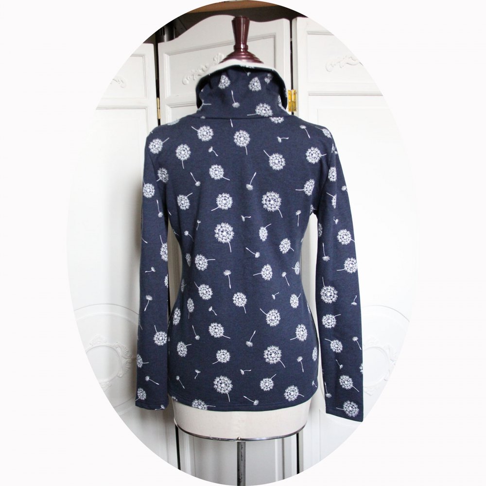 Haut sweatshirt col montant en molleton bleu jean motif pissenlit et col en molleton ivoire--9995760131914