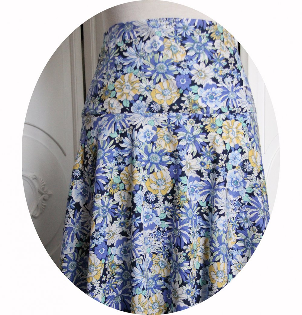 Jupe bleue à fleurs evasée longue en coton imprimé de marguerites--2226551074422