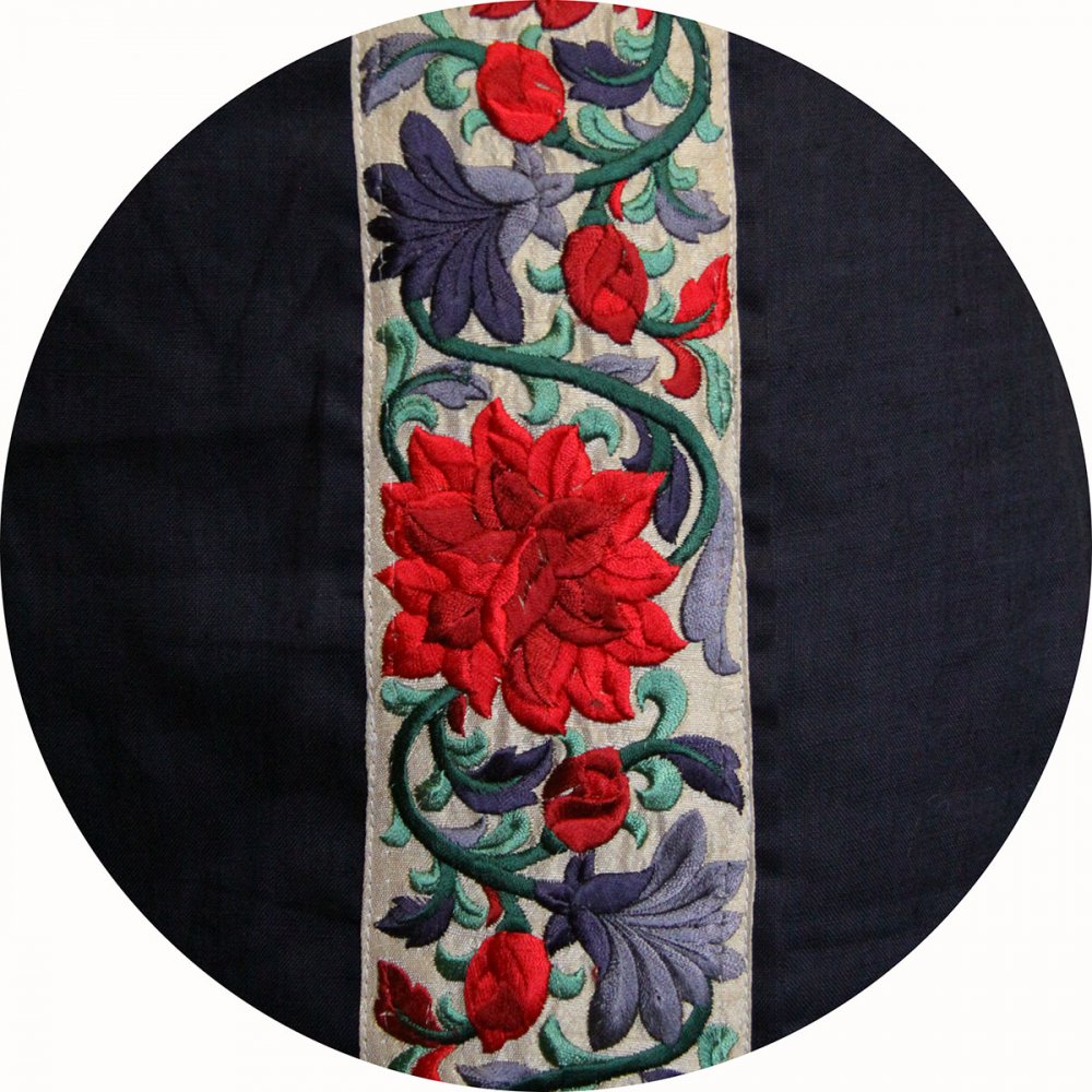 Jupe courte trapeze style portefeuille en lin bleu marine léger et galon en soie brodé de fleurs rouges et bleues--9995931156494