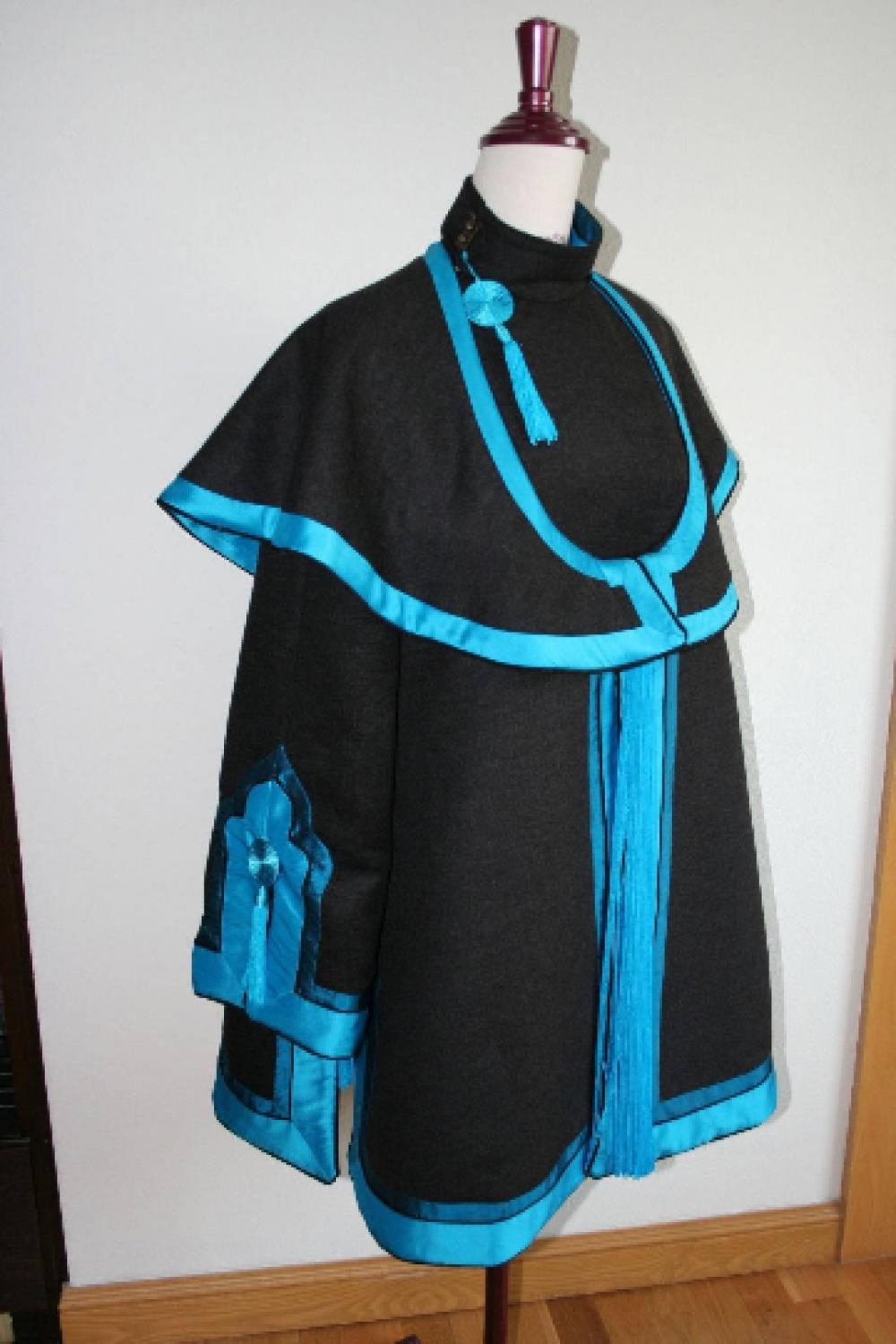 Manteau laine et cachemire gris et détails en soie bleue d'inspiration asiatique--9995983643553