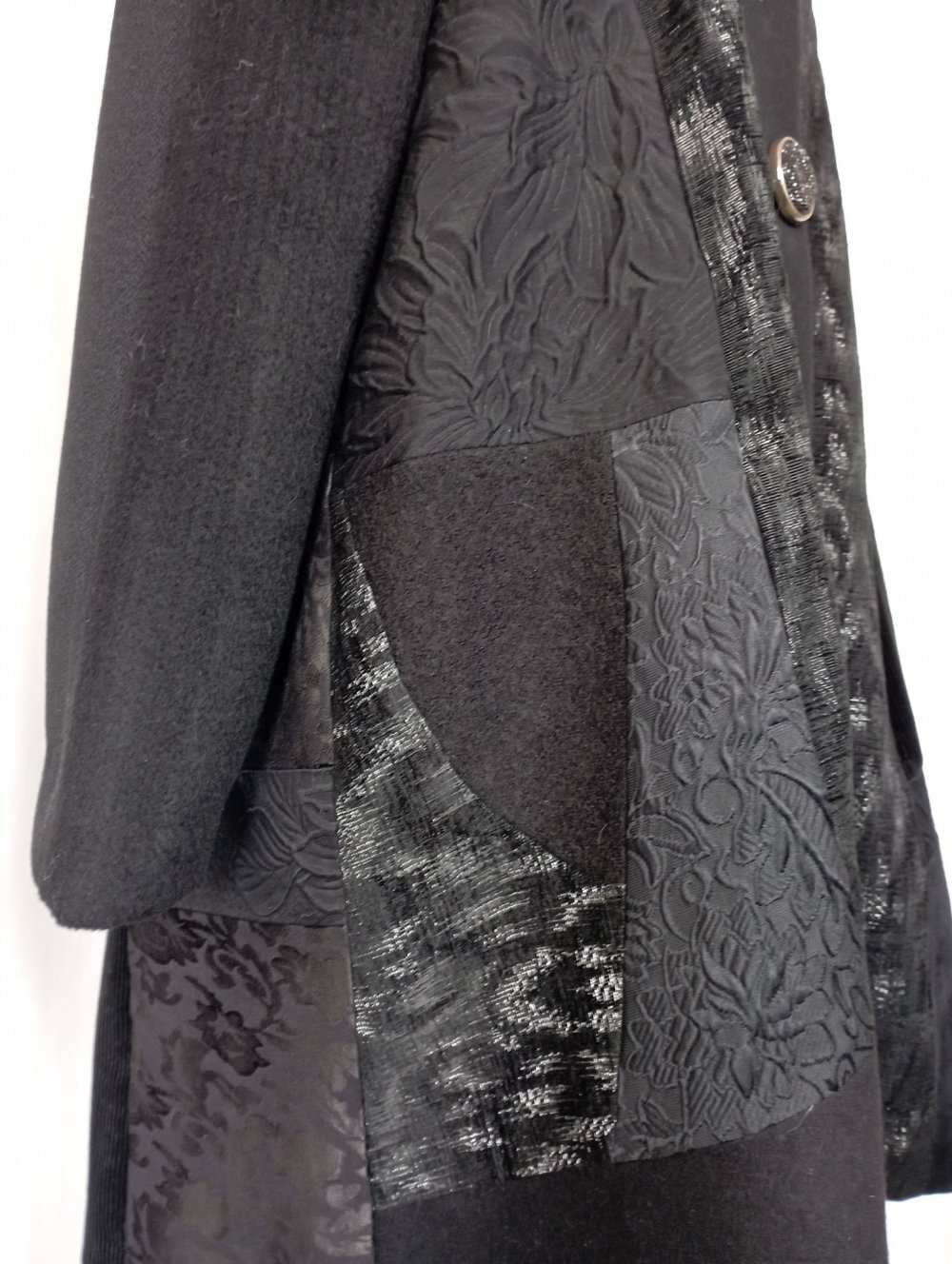 Manteau noir de forme trapeze en patchwork de lainages--2226977313877