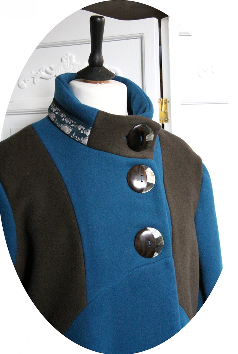 Manteau Spencer de forme trapèze en velours de laine bleu canard et motif renard roux--9996061491073