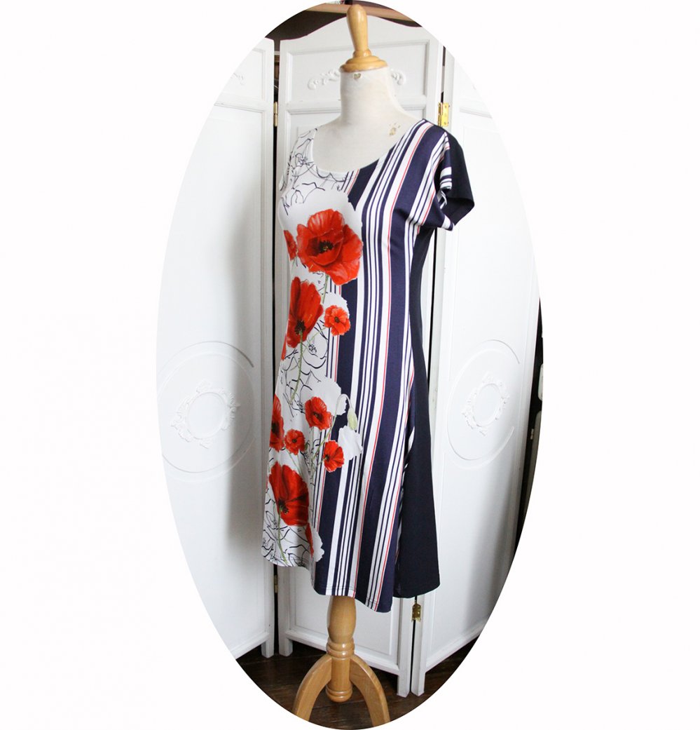 Robe coquelicot rouge courte trapeze 'P'tit Basique' en maille bleu marine et blanche--2226516467665