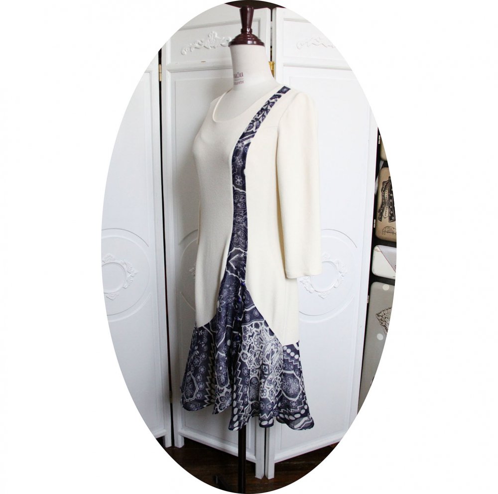 Robe courte style années 20 ivoire et bleue--9996057754137