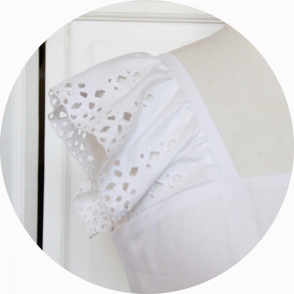 Robe fifties pin up blanche sans manches à jupe corole en dentelle--9995968721405