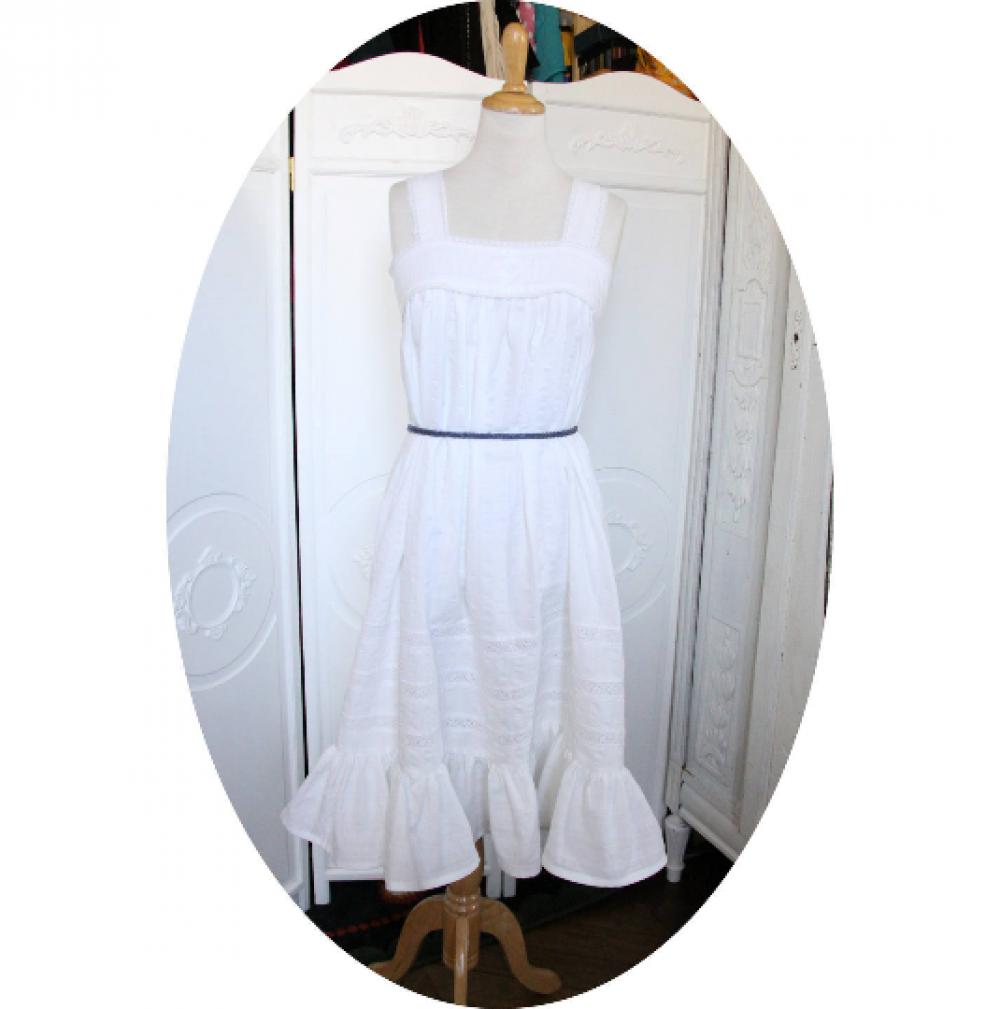 Robe longue blanche rétro champetre  en coton à rayures et broderie anglaise facon lingerie ancienne--9995550962254