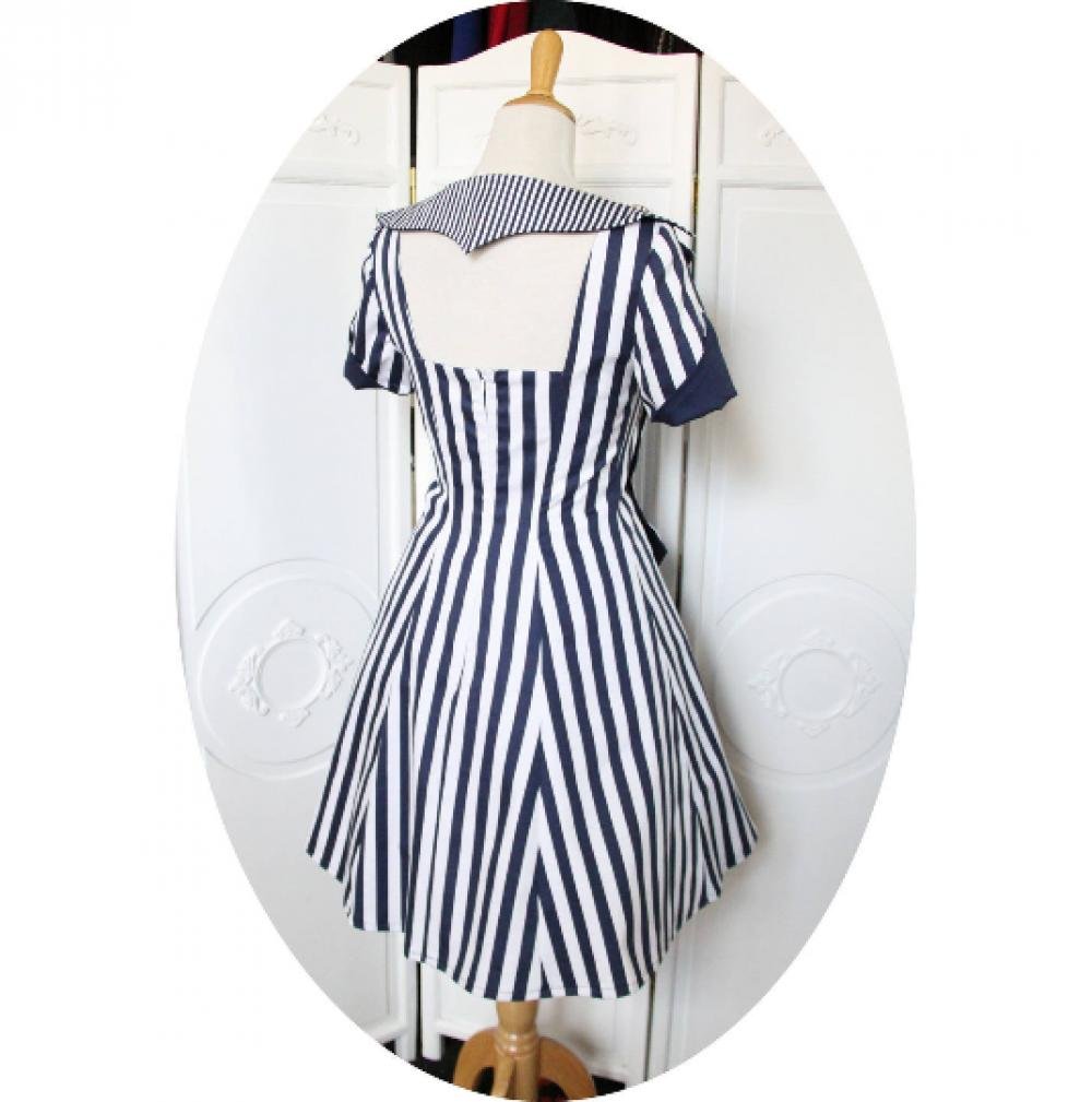 Robe Pompadour esprit steampunk robe courte évasée en coton rayé bleu marine et blanc à manches courtes et encolure carrée--9995541072146