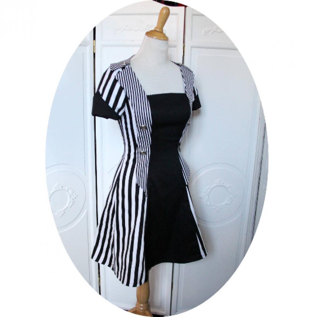 Robe Pompadour robe courte cintrée et évasée  en coton rayé noir et blanc à manches courtes et décolleté carré style steampunk--9995541154651