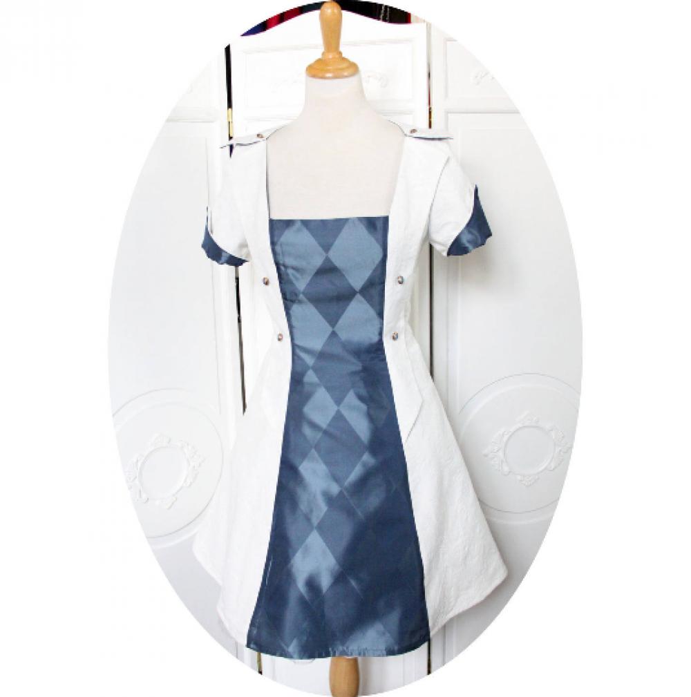 Robe Pompadour robe courte évasée en coton blanc et soie bleue à manches courtes et encolure carrée--9995541066367