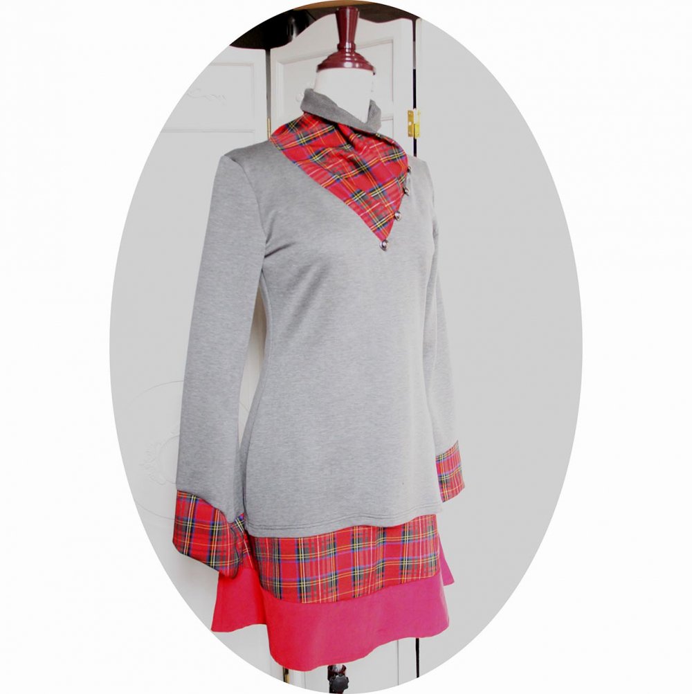 Tunique  à col écharpe et manches longues en maille de laine grise et col en écossais tartan rouge--9995731653353