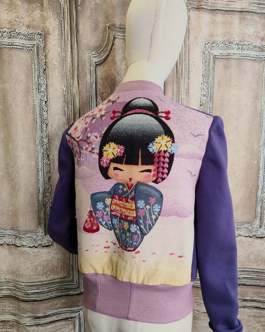 Blouson bomber Poupée Kokeshi Geisha mauve
