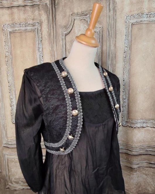 Boléro noir et argent