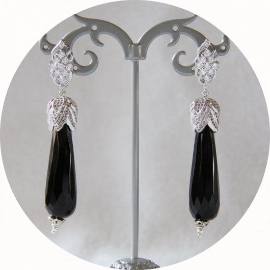 Boucles d'oreilles baroques grande goutte noires et attaches dormeuses argentées strassées