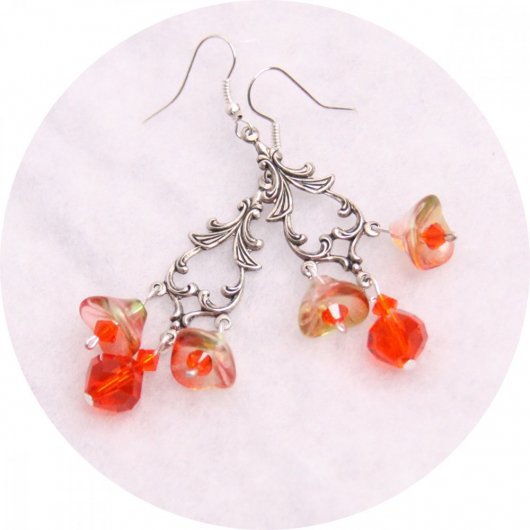 Boucles d'oreilles florales argentées à fleurs orange