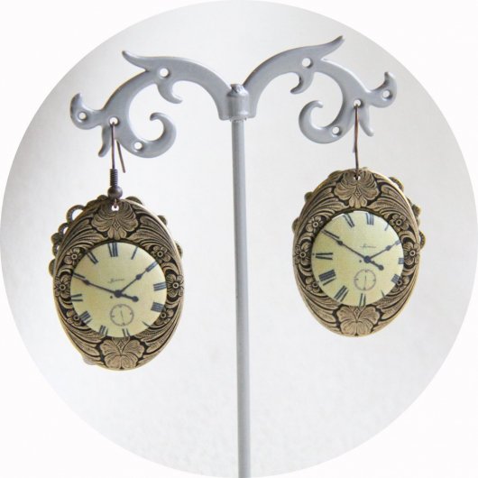 Boucles d'oreilles ovales en laiton bronze et horloge