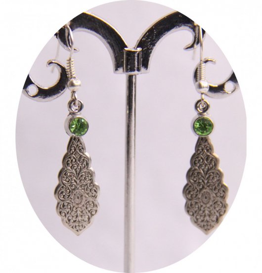 Boucles d'oreilles pendantes argent et strass vert