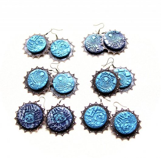 Boucles d'oreilles pendantes Steampunk thème Cthulhu bleu et cuivre