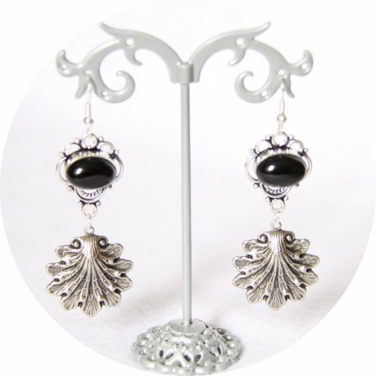 Boucles d'oreilles rétro baroque noires avec pampille coquillage argenté