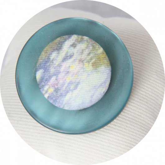 Broche médaillon rond bleue en boutons