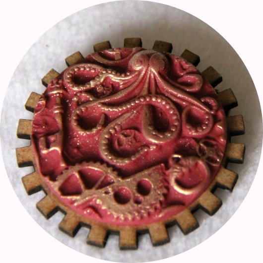 Broche médaillon rond Steampunk bordeaux bois et  pieuvre dorée