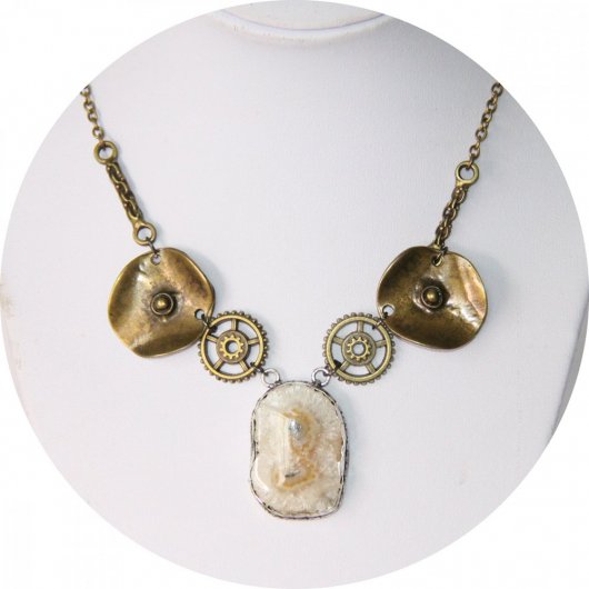 Collier steampunk engrenage bronze et quartz druzy