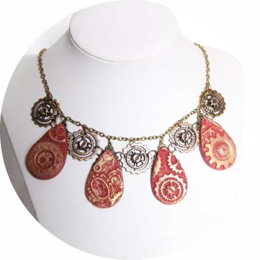 Collier Steampunk plastron rouge cuivre et bronze à large pampilles goutte